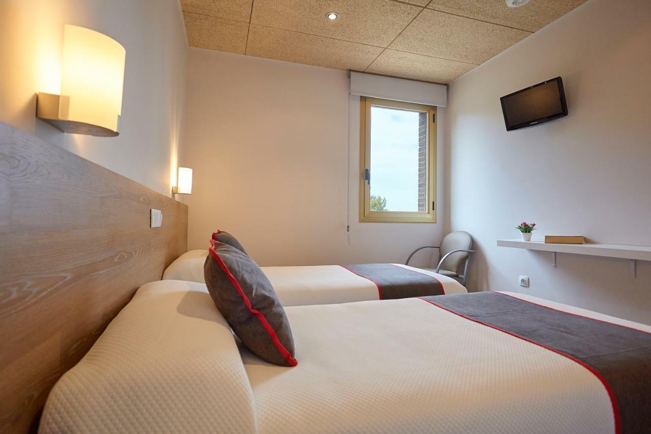 Hostal Nobadis Cervera  Luaran gambar